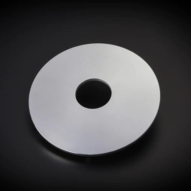 What are the advantages of using Aluminum Heating Plates in industrial applications?